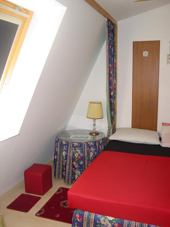 Excellent Location Apartment Bratislava Ruang foto